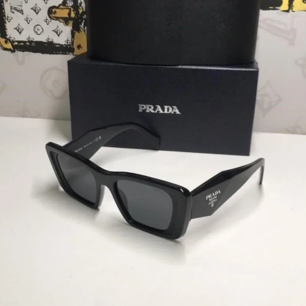 New Authentic Prada Chic Black Square Sunglasses SPR08Y 1AB-5S0 - Picture 5 of 12